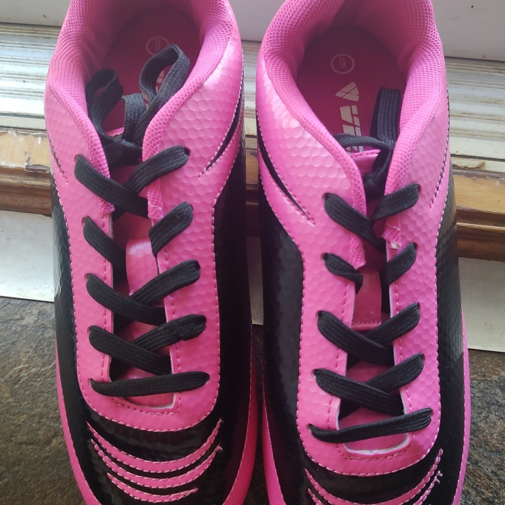 Vizari Kids Soccer Cleats Pink Black Lace Up Athletic Shoes Size 6